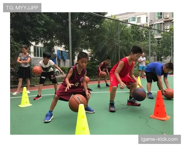 运球变向时的规则要点与新手容易犯的违例详解